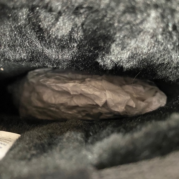 {Children's Place} Leopard Print Shimmering Boots - Picture 4 of 8